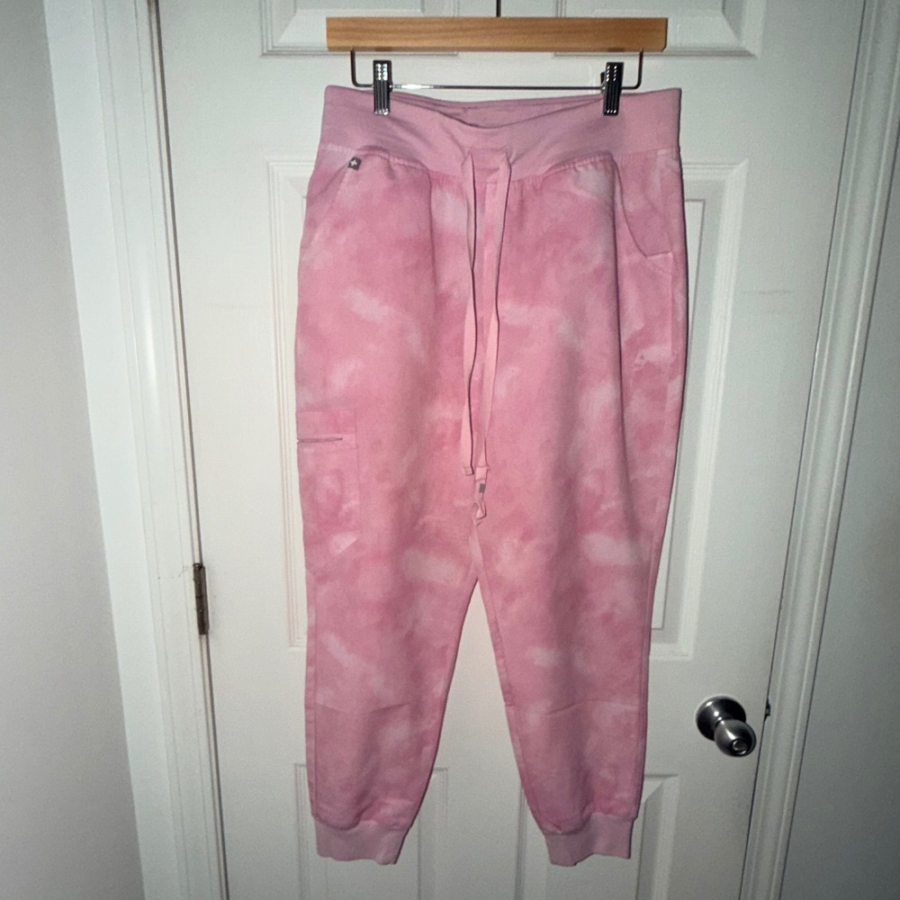 Figs Women's High Waisted Zamora Jogger Scrub Pants in Marbled Rose